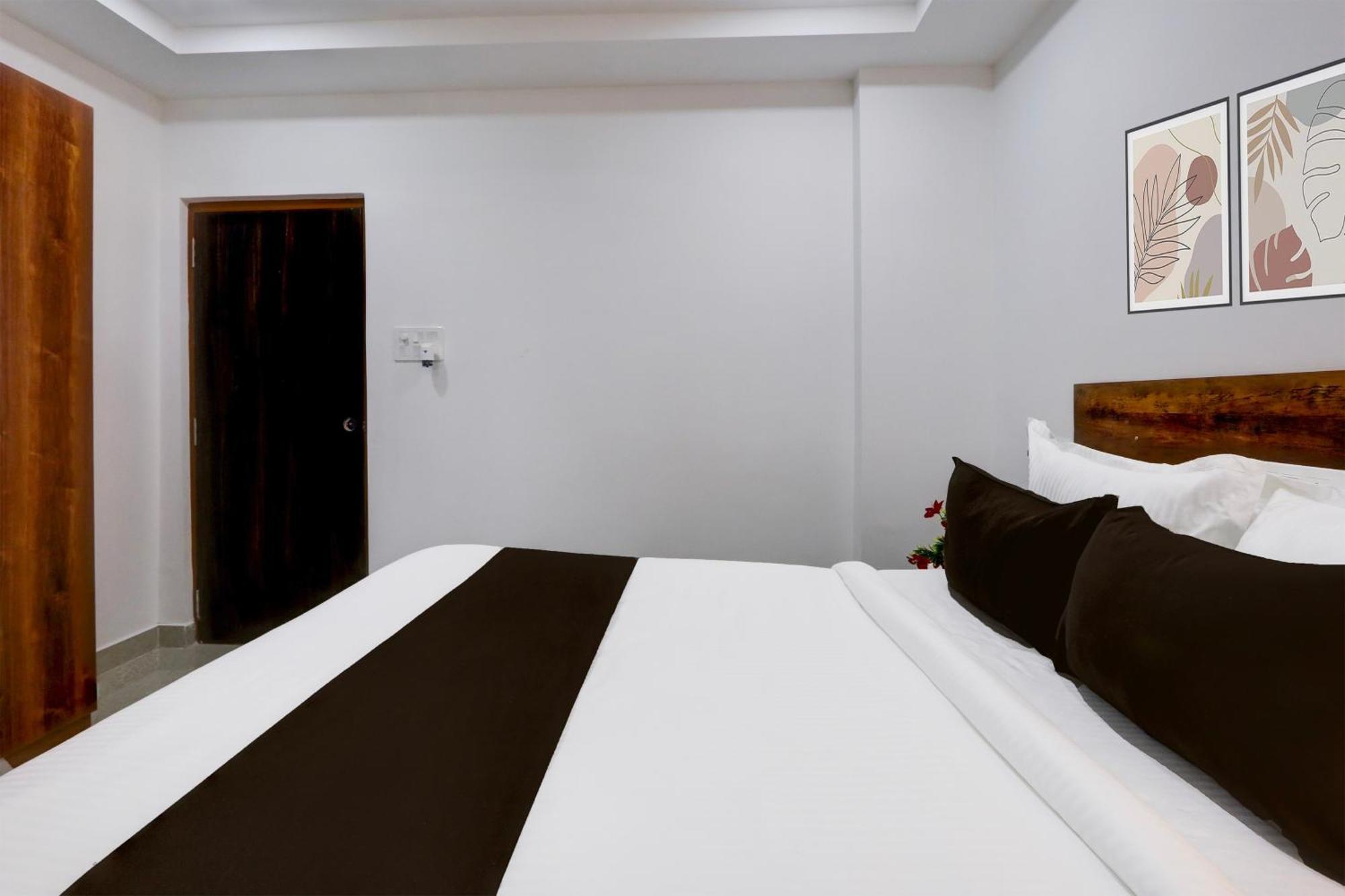Collection O Sri Jahnavi Group Besides Yashoda Hospital Hitec City 3*