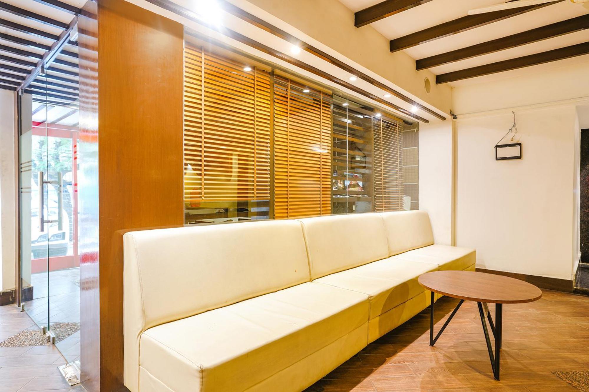 Hotel Fabhotel Wr Grand - Nr Renova Hospital, Banjara Hills