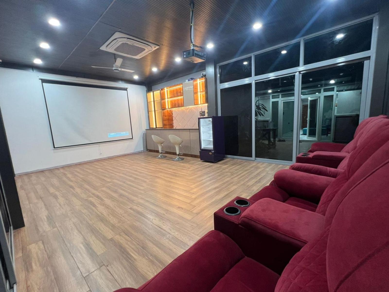 Wild Wings Premium 3* Hyderabad