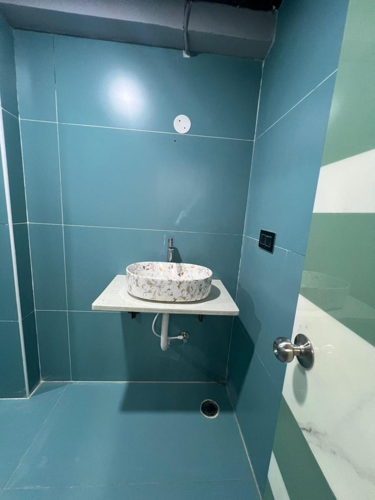 Wild Wings Premium Hotel