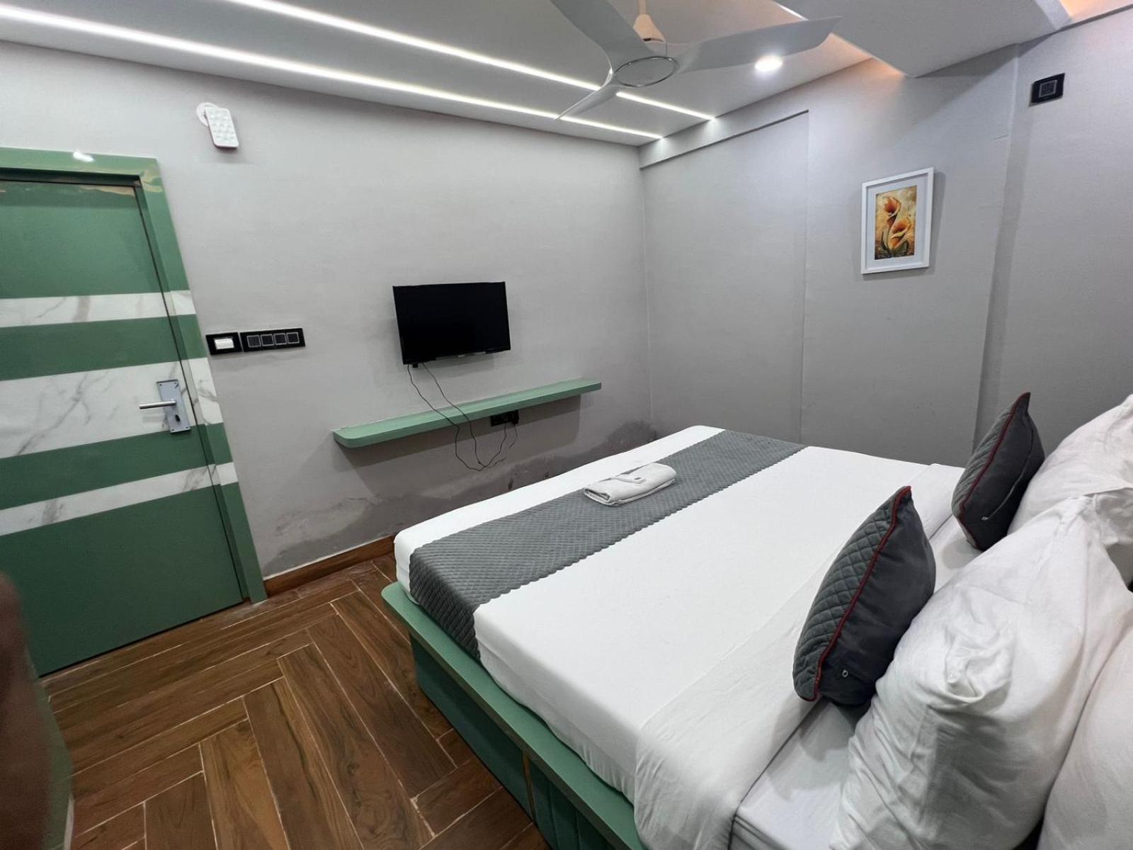 Wild Wings Premium Hotel Hyderabad