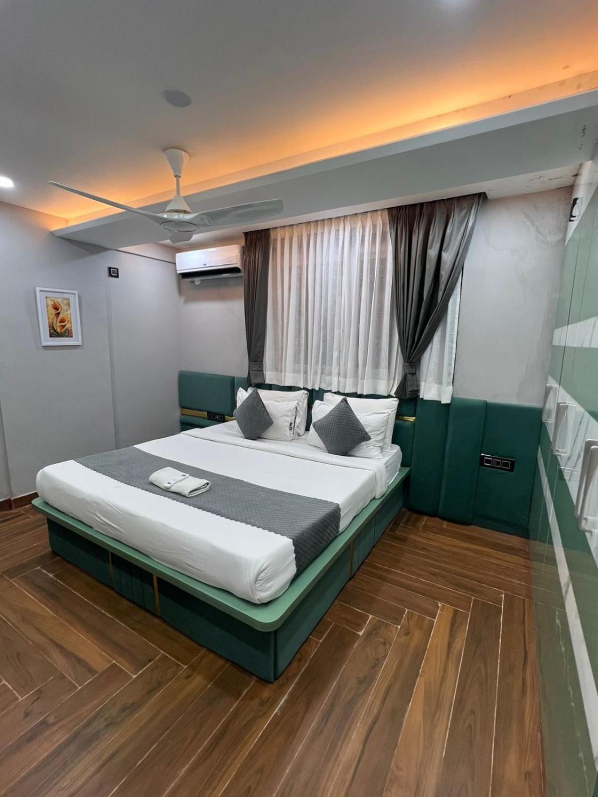Wild Wings Premium Hotel Hyderabad
