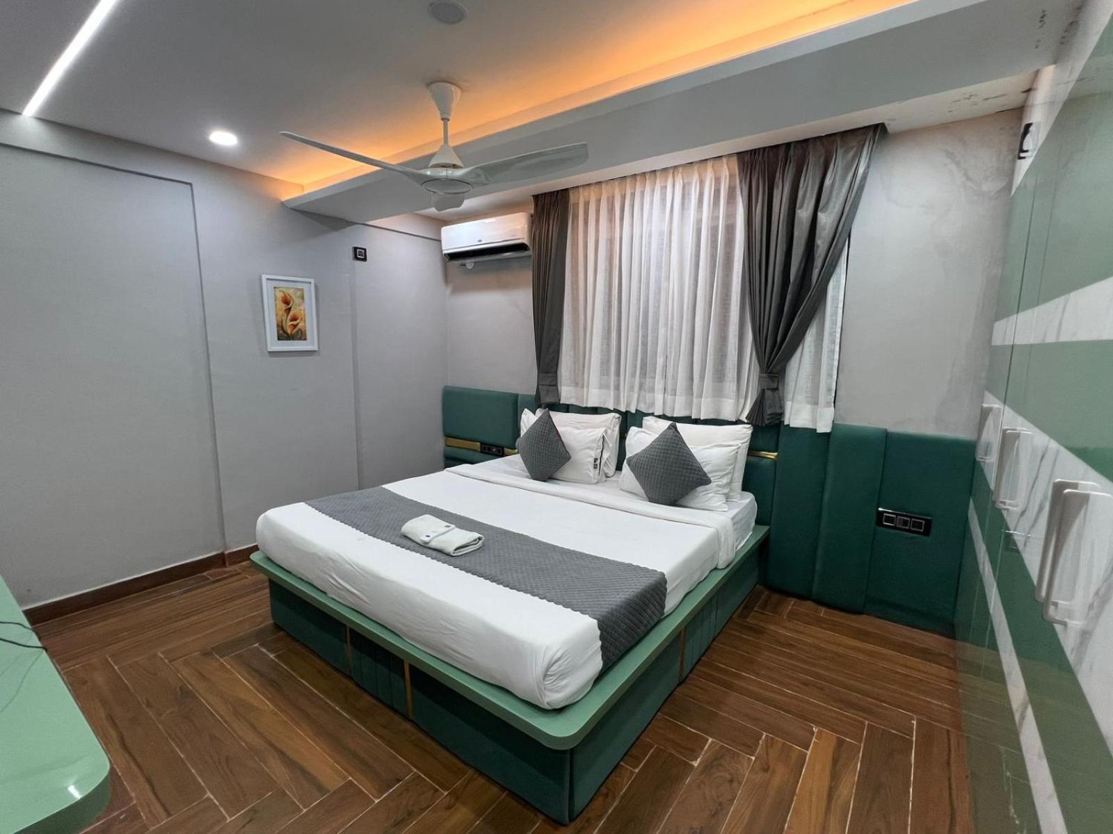 Wild Wings Premium Hotel Hyderabad