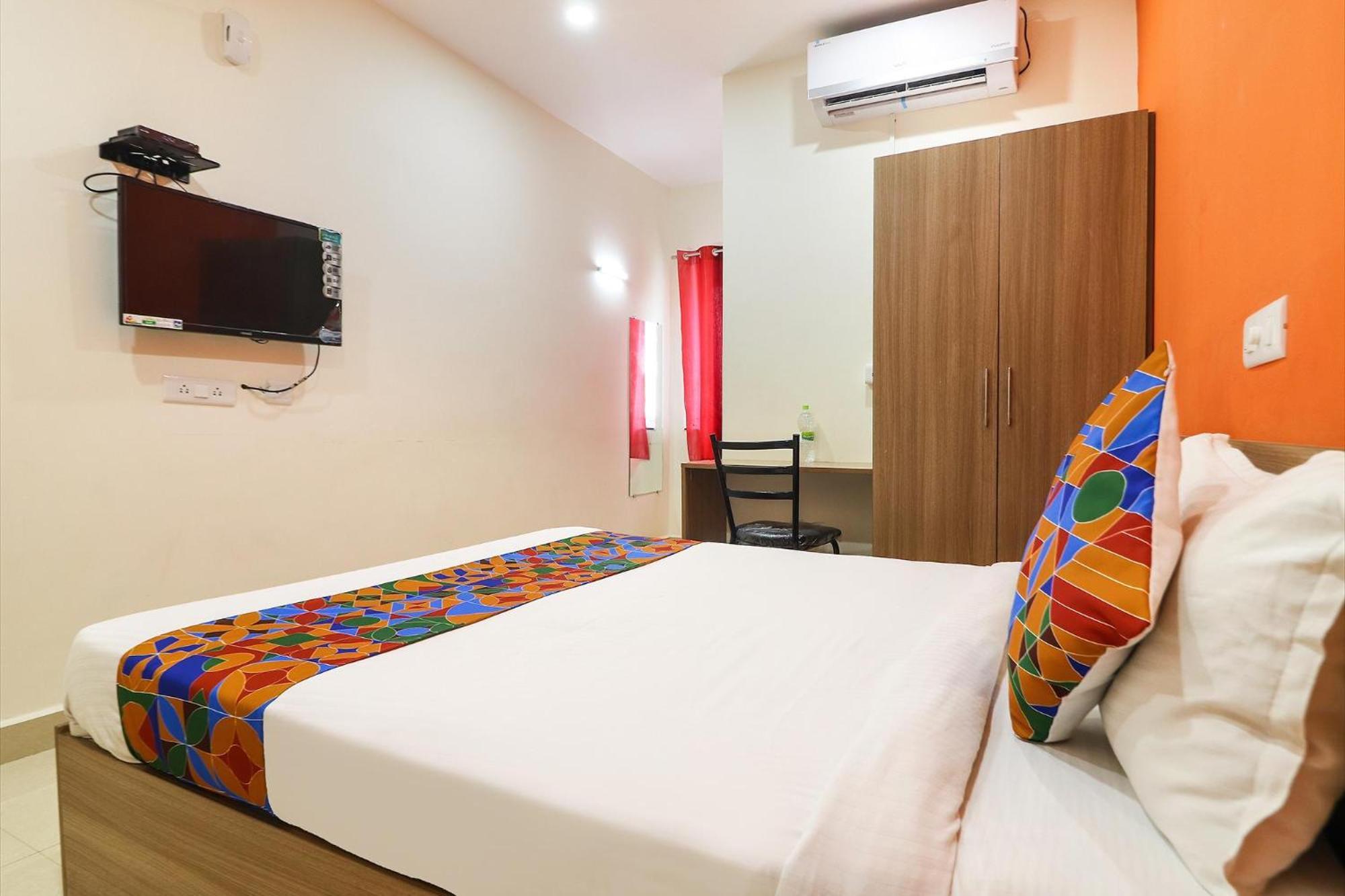 Fabexpress Kings Hotel 3*