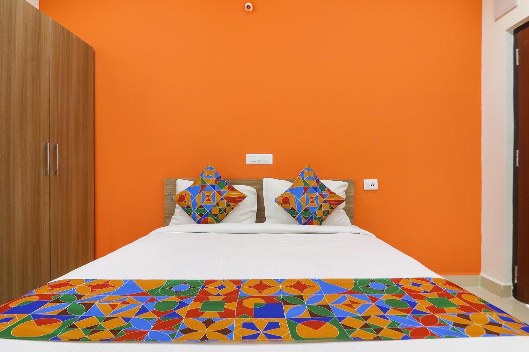 Fabexpress Kings Hotel 3*