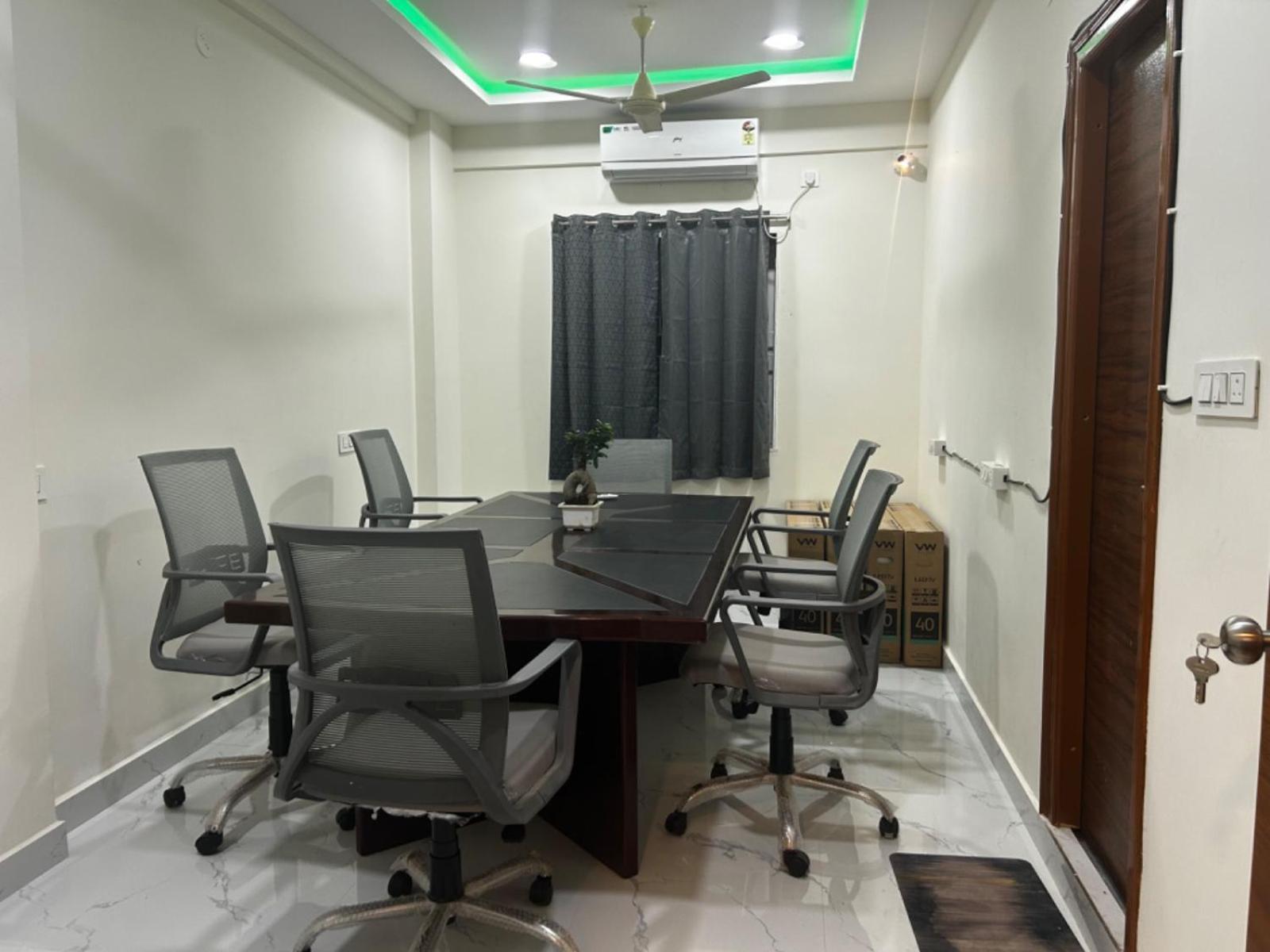 Alcove Coliving Premium For Men And Women *