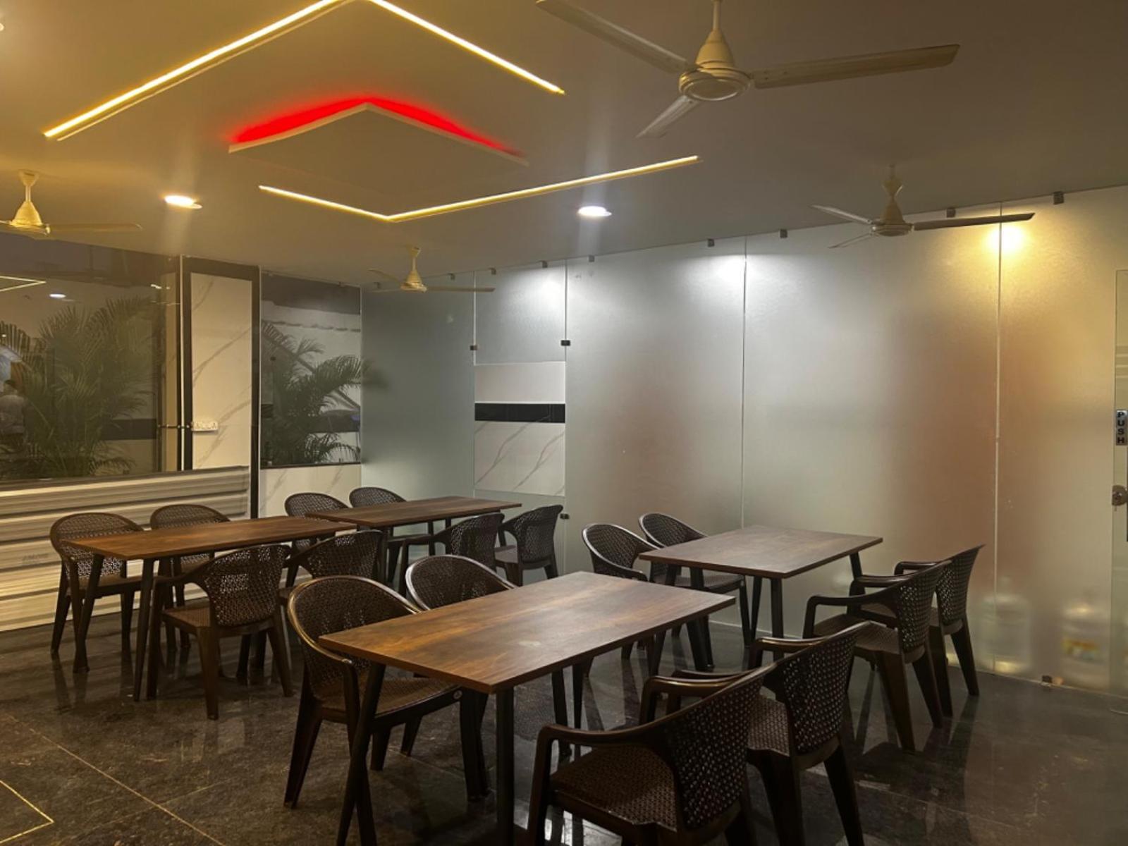 Alcove Coliving Premium For Men And Women Hostel *