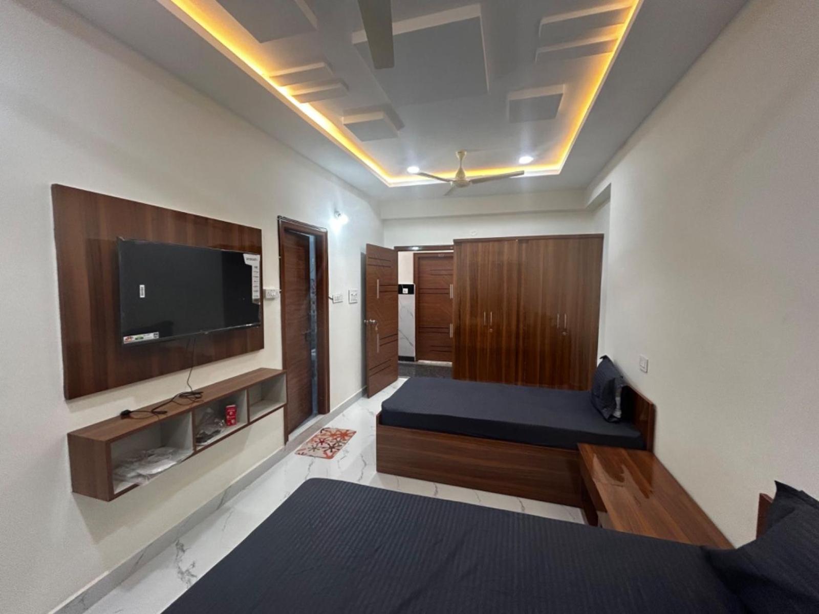 Alcove Coliving Premium For Men And Women Hostel *