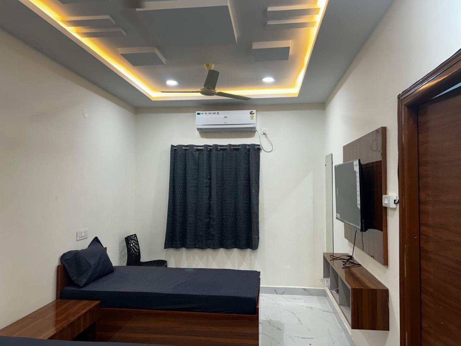 Hostel Alcove Coliving Premium For Men And Women *