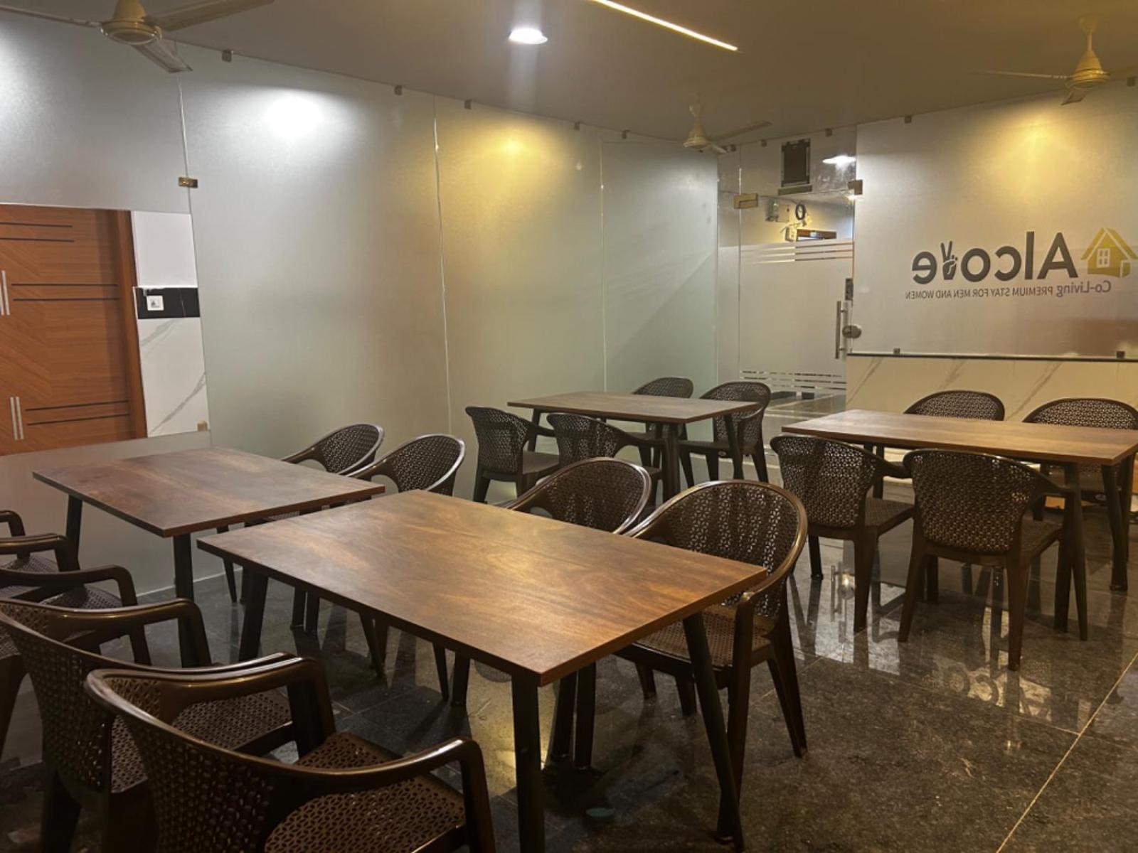 Alcove Coliving Premium For Men And Women *