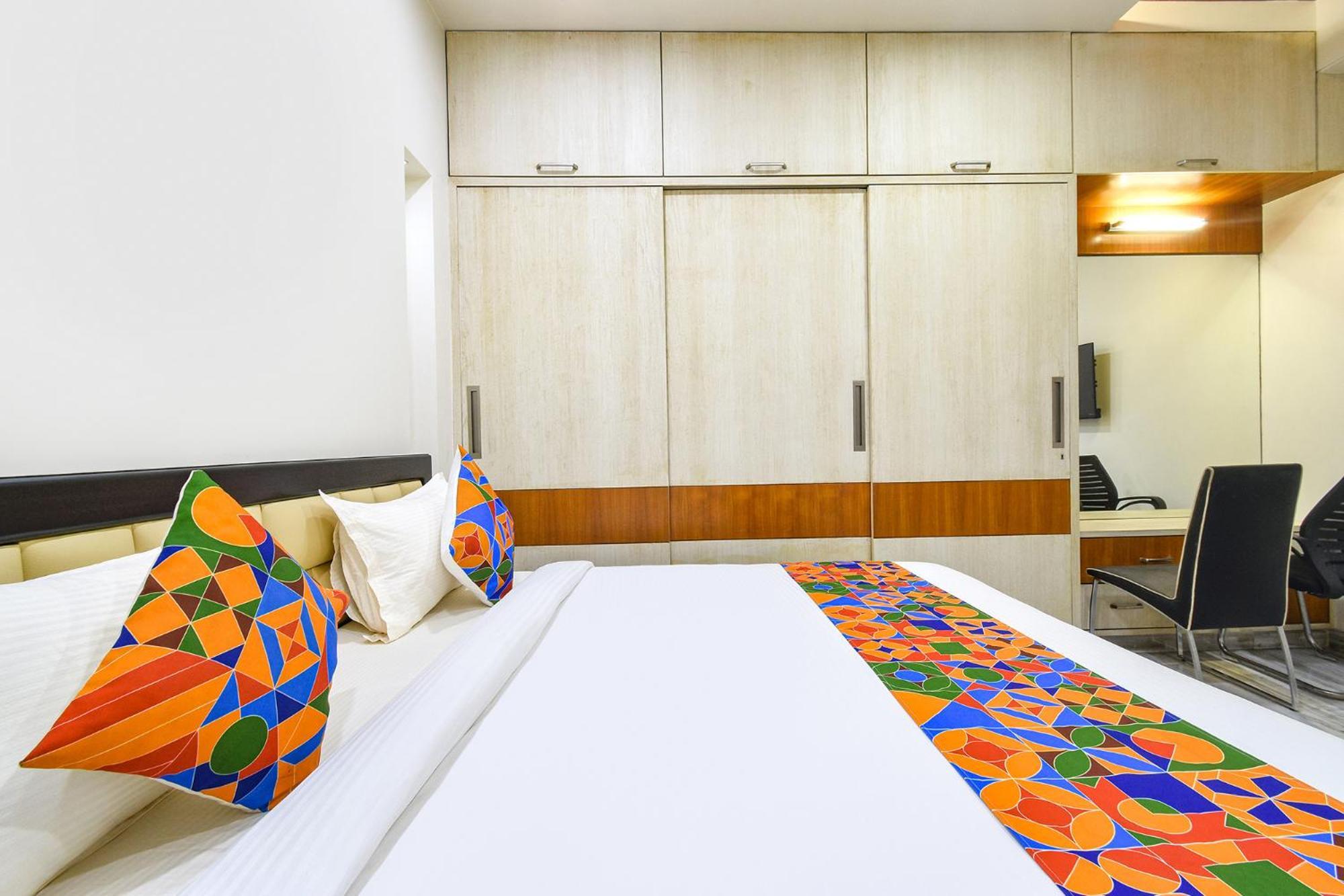 Fabhotel De Alphabet Ii - Nr Ameerpet Metro Station *