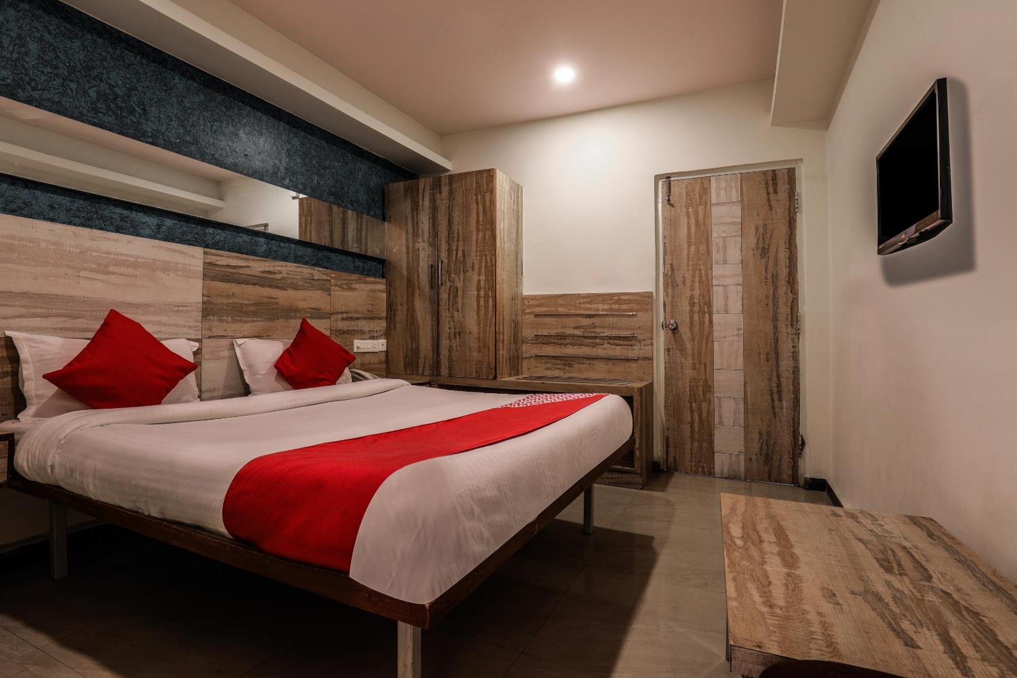 O Sree Ayaansh Residency Near Nexus Hotel