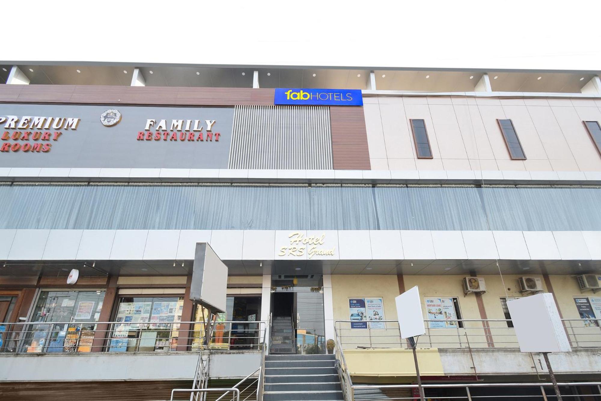 Fabhotel Srs Grand - Nr Mahindra University, Gandi Maisamma
