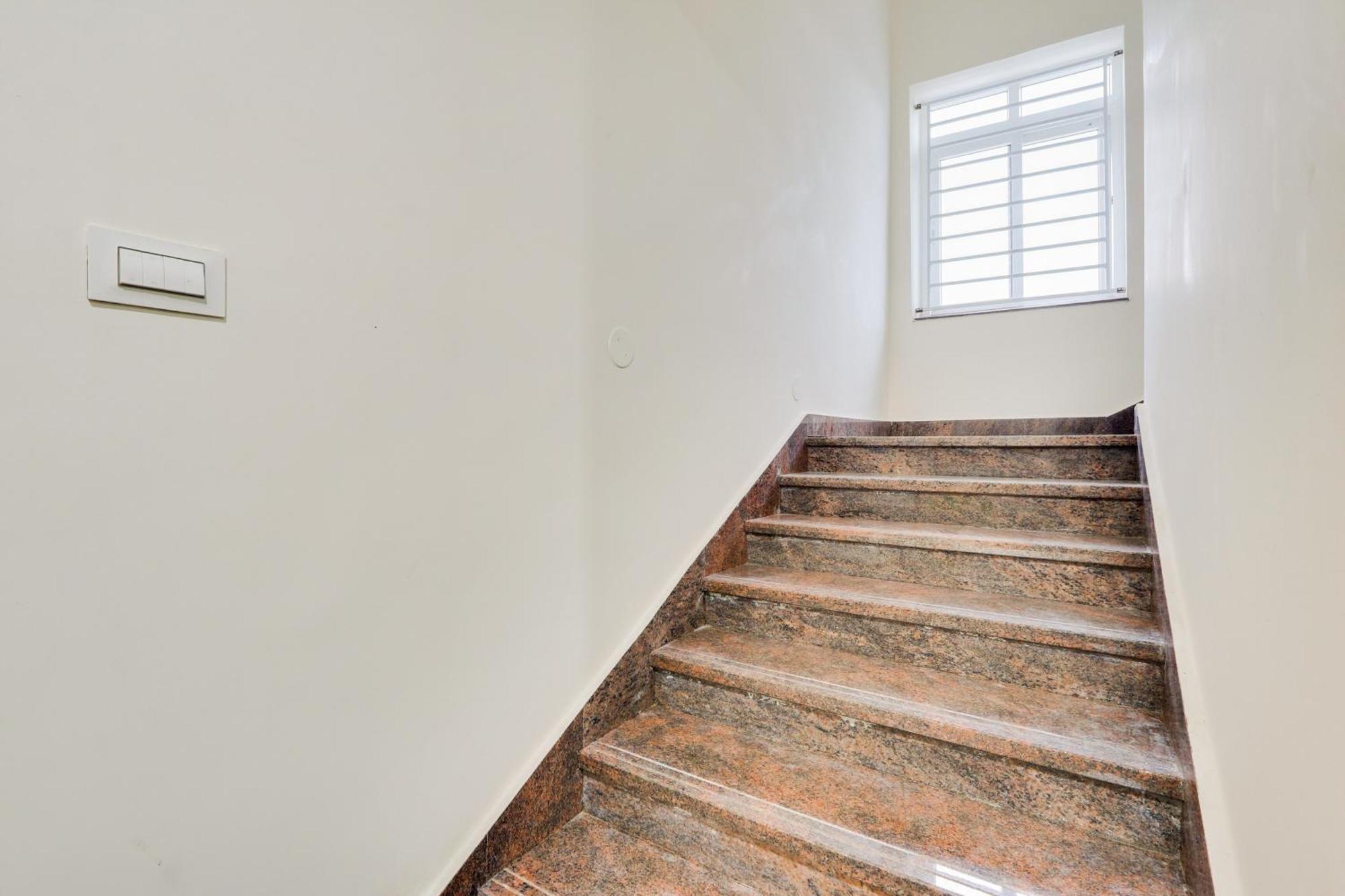 Hotel Super Townhouse Sri Nirvana Grand 4*