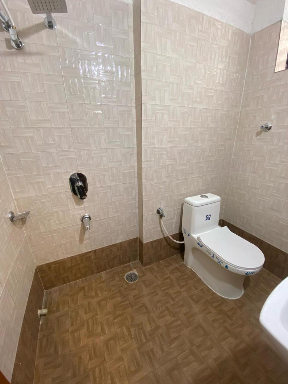 Blossoms Classic International -road View- Free Breakfast Hotel 3*