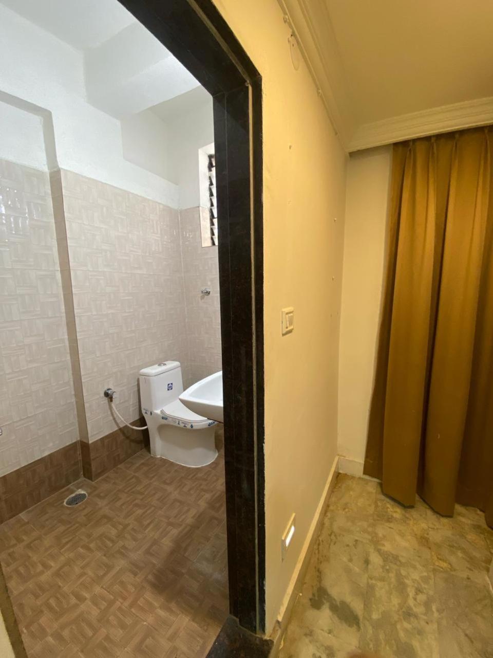 Blossoms Classic International -road View- Free Breakfast Hotel Hyderabad