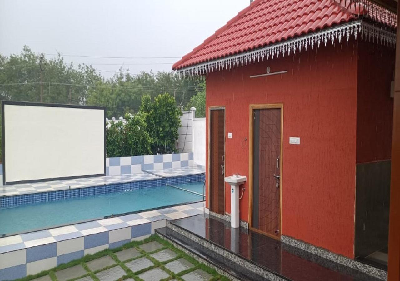 Vasista Hotel 2*