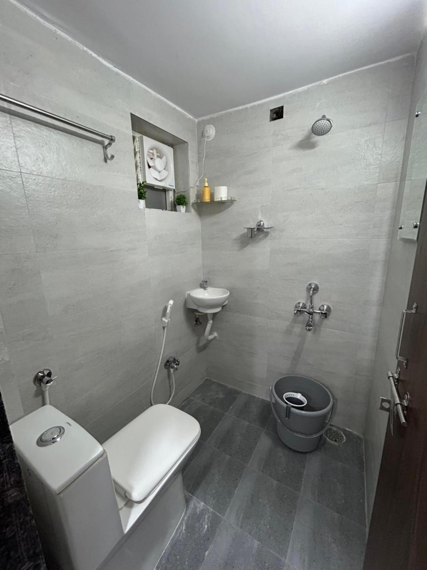 Guhan - 1bhk Serviced Apartments- Full Furnished & Full Kitchen, Wifi & Balcony