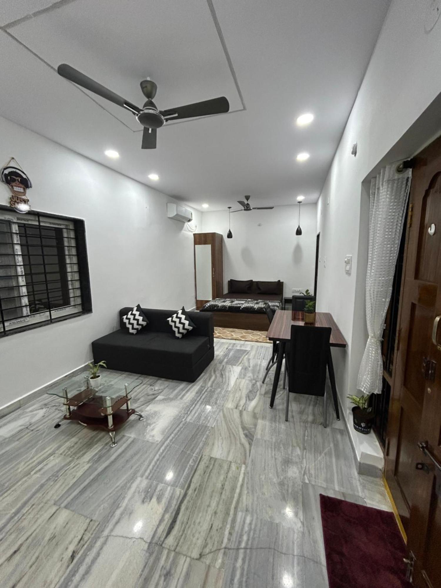 Homestay Guhan - 1bhk Serviced Apartments- Full Furnished & Full Kitchen, Wifi & Balcony Hyderabad