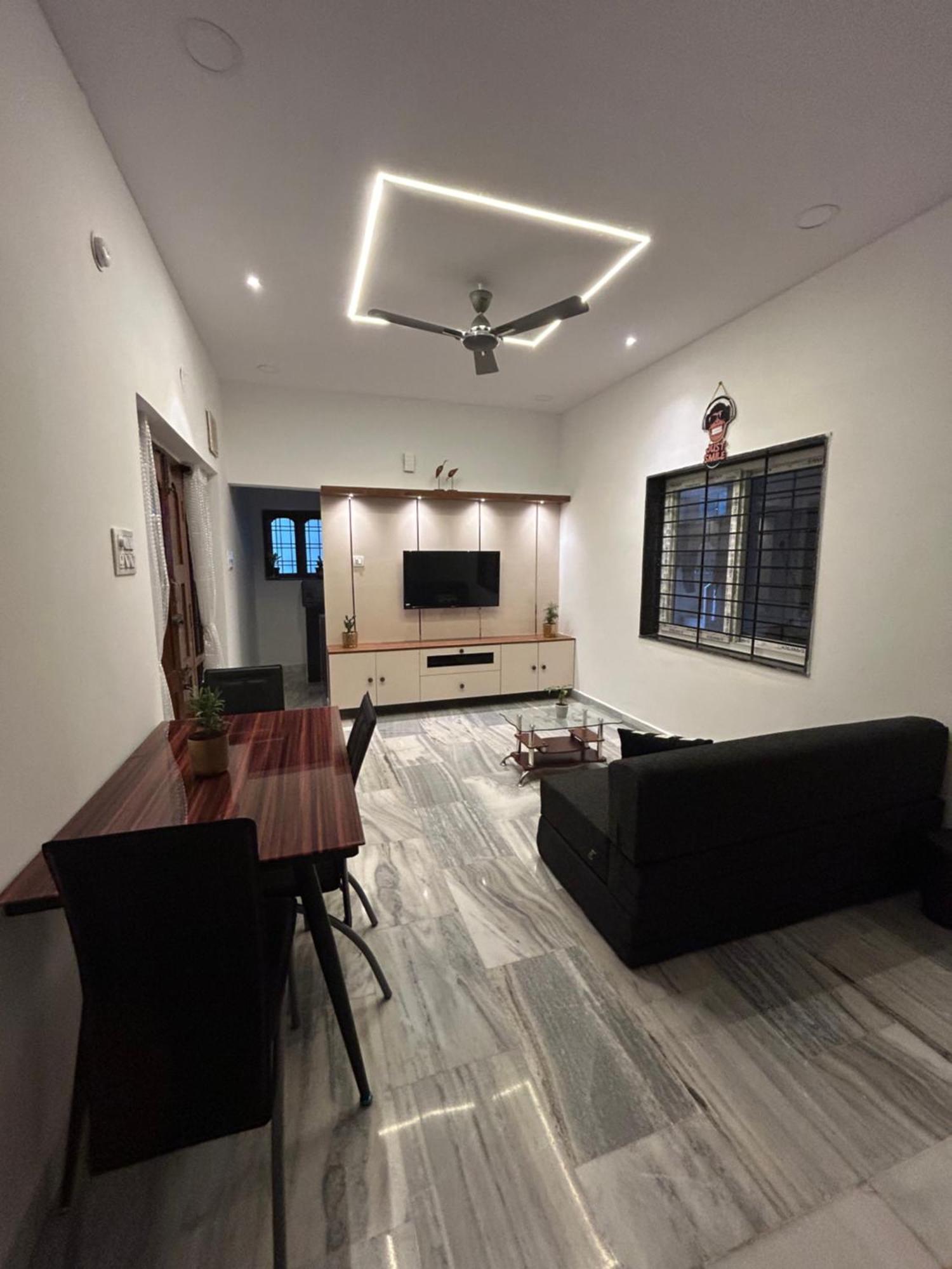 Guhan - 1bhk Serviced Apartments- Full Furnished & Full Kitchen, Wifi & Balcony *