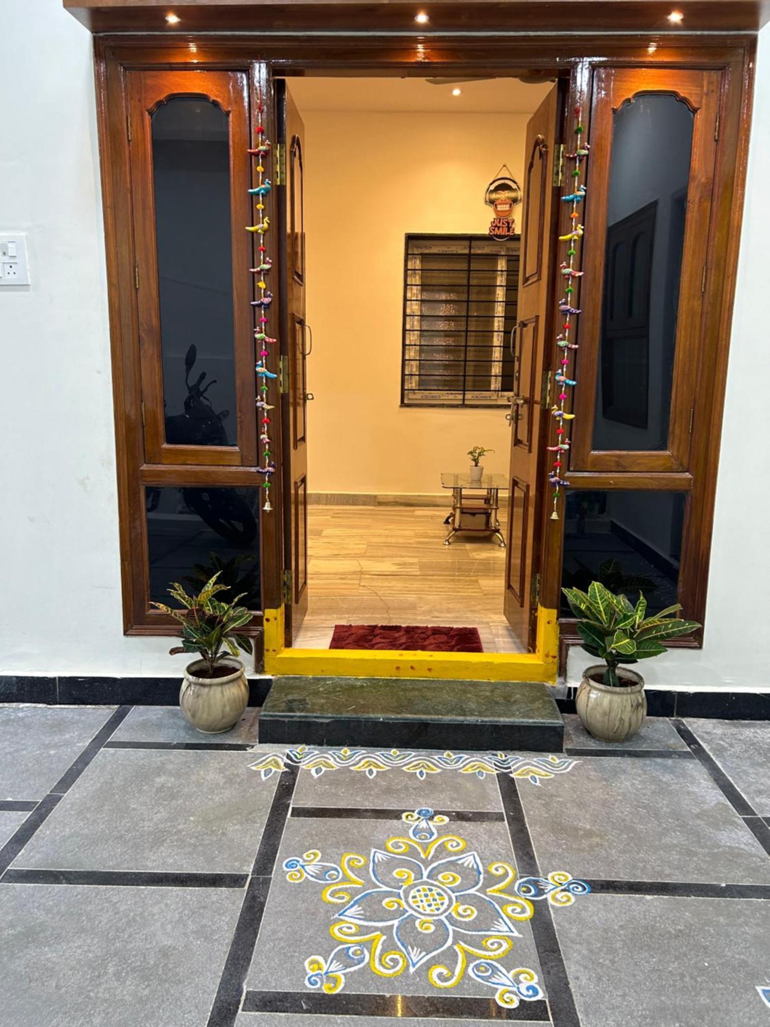 Homestay Guhan - 1bhk Serviced Apartments- Full Furnished & Full Kitchen, Wifi & Balcony Hyderabad
