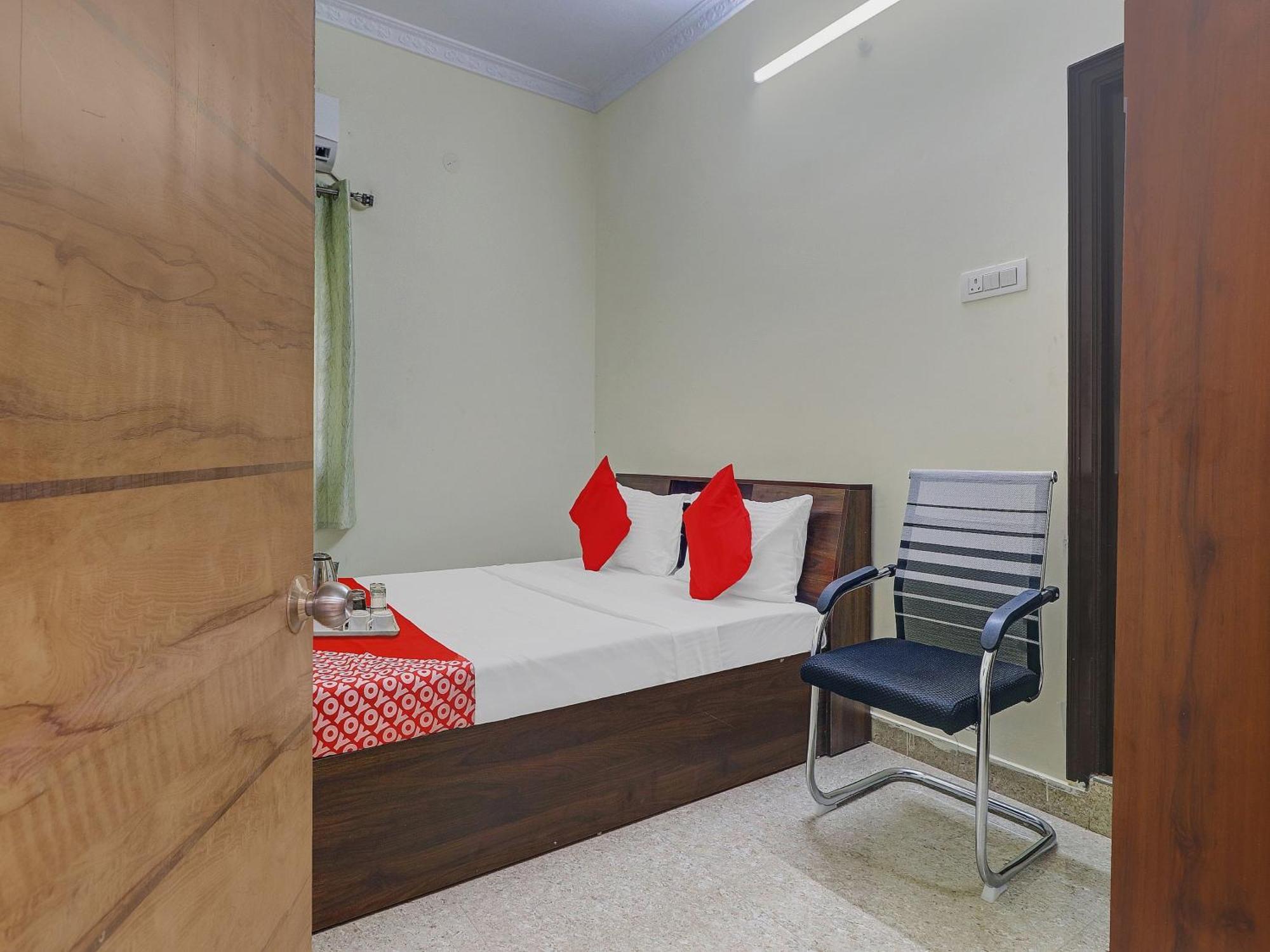 O S V Residency Kajaguda Near Gachibowli Hotel 3*