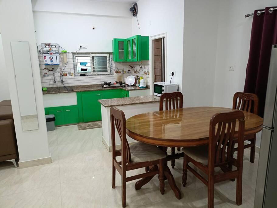The - 2bhk, Gachibowli, Hyd Apartment *