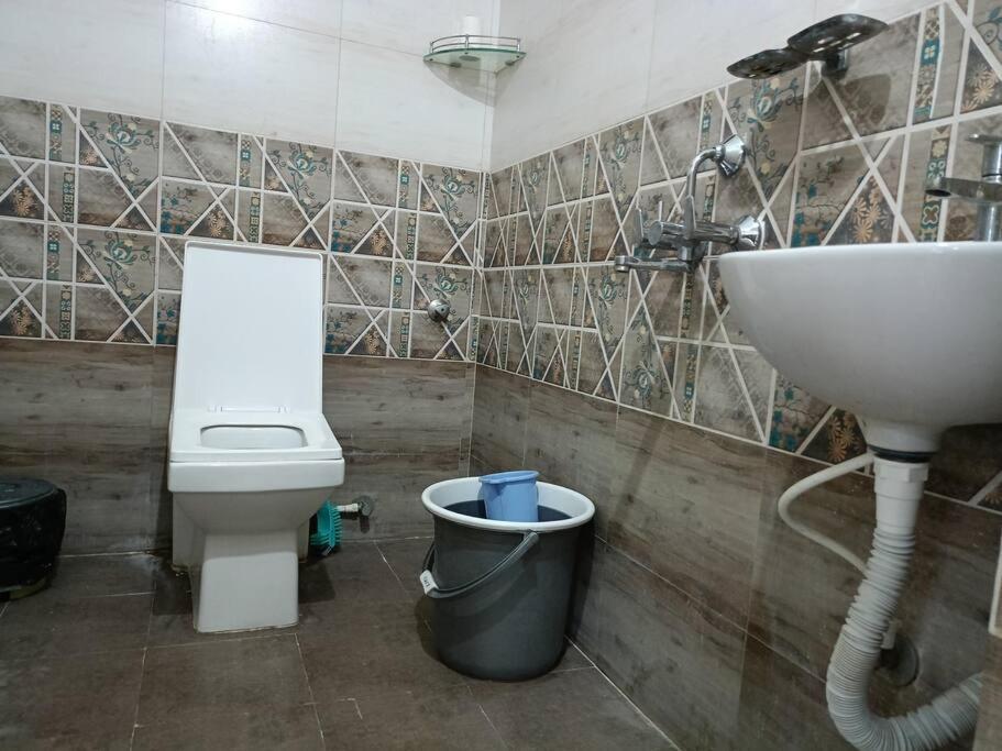 The - 2bhk, Gachibowli, Hyd Apartment *