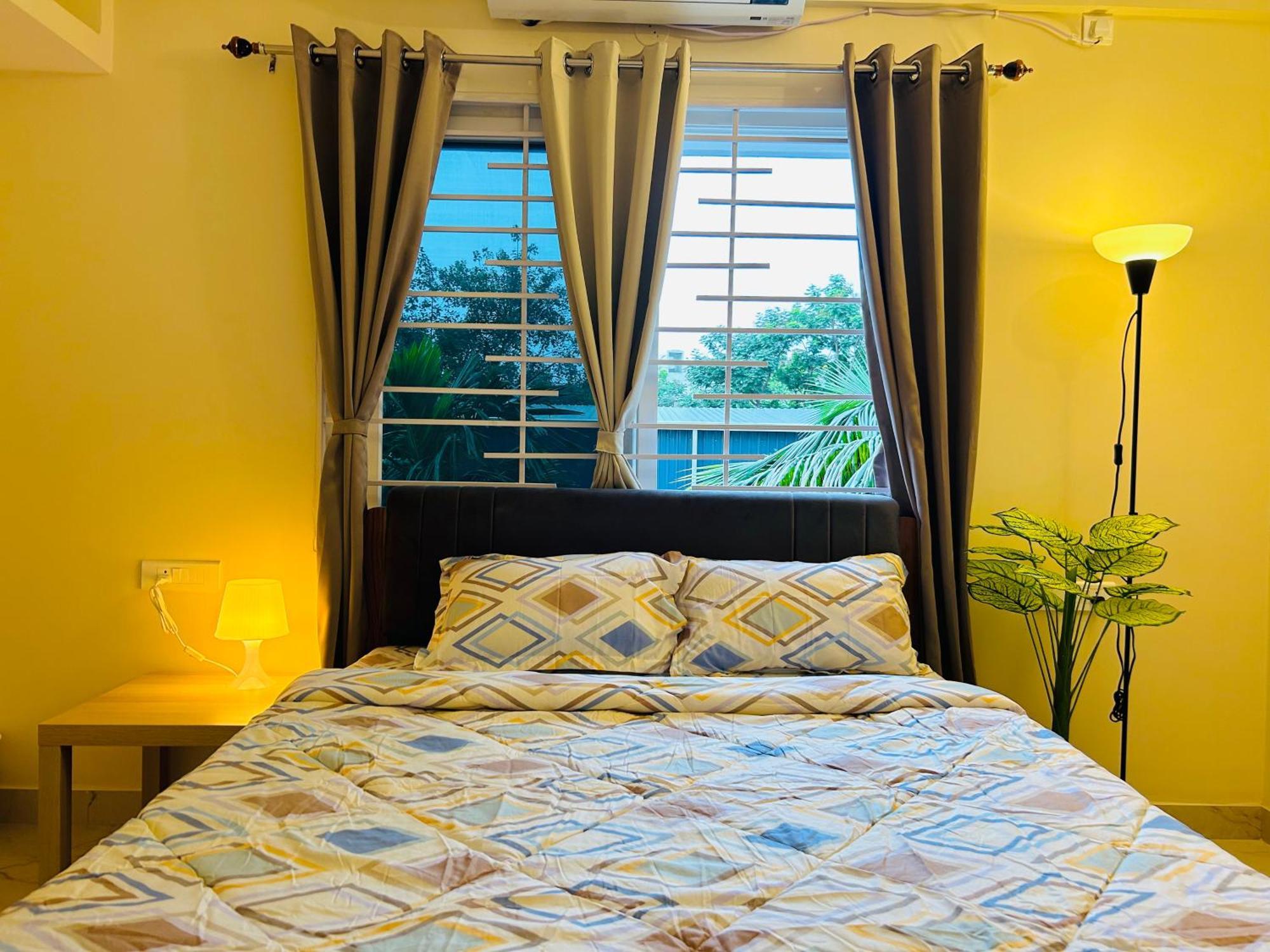 Elegant 3bhk Fully Furnished And Equipped Near Hitec By Evara *
