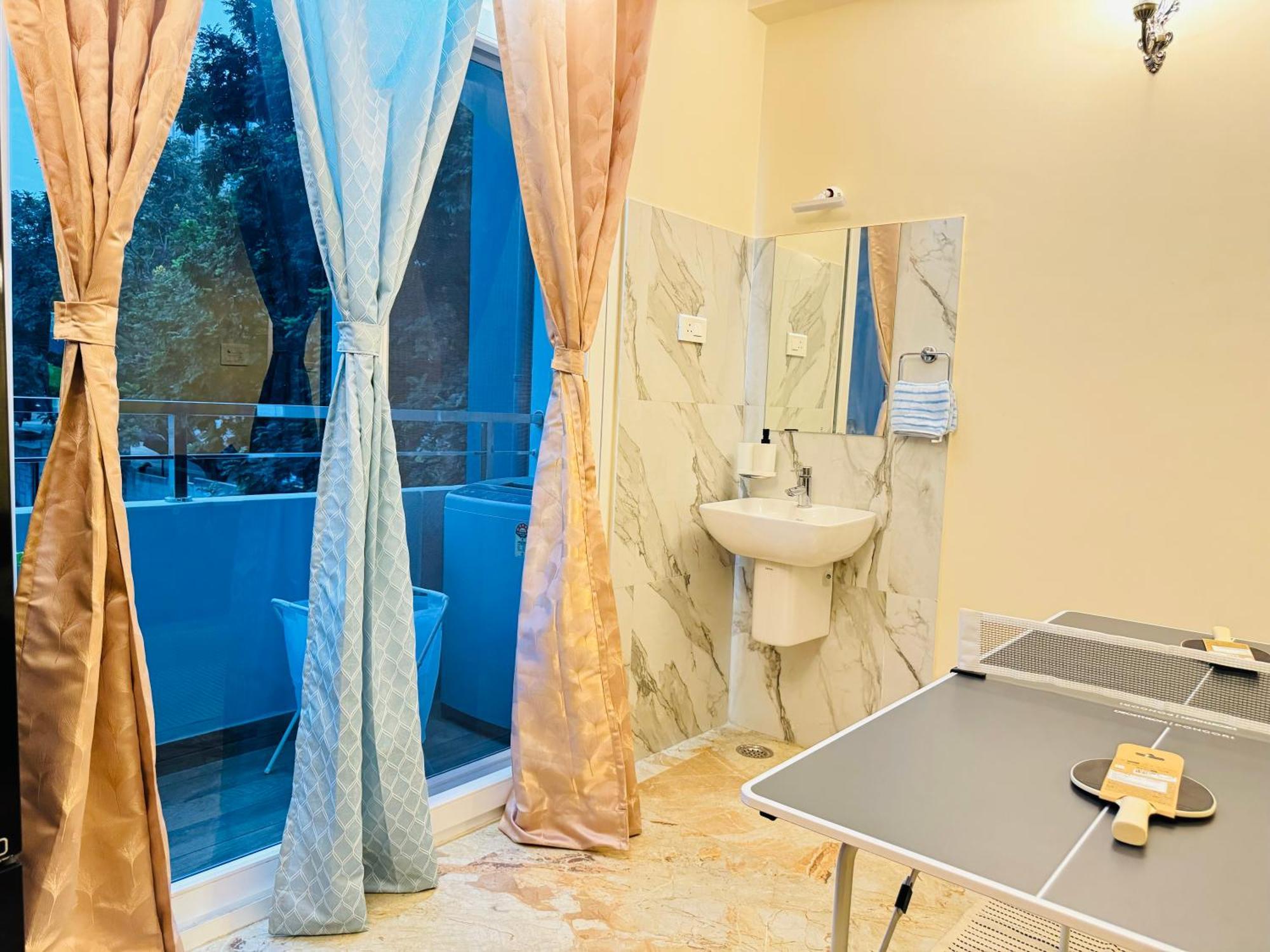 Elegant 3bhk Fully Furnished And Equipped Near Hitec By Evara *