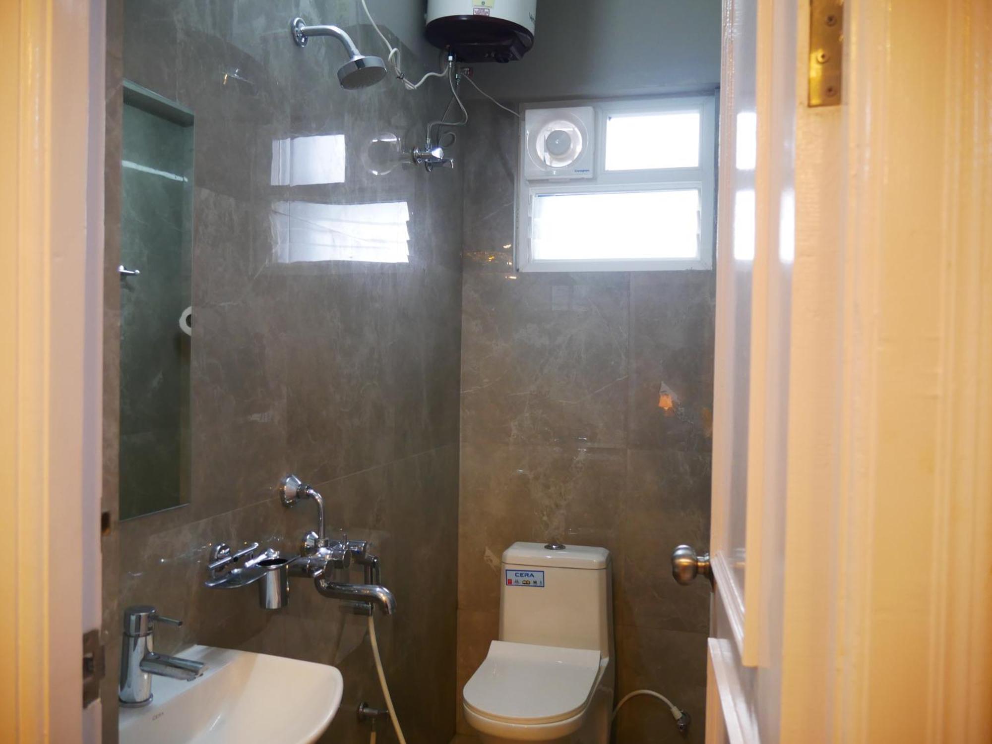 Elegant 3bhk Fully Furnished And Equipped Near Hitec By Evara * Hyderabad