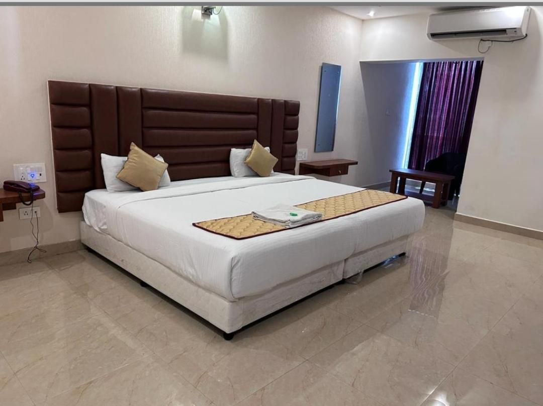 Luxury Hill 3*