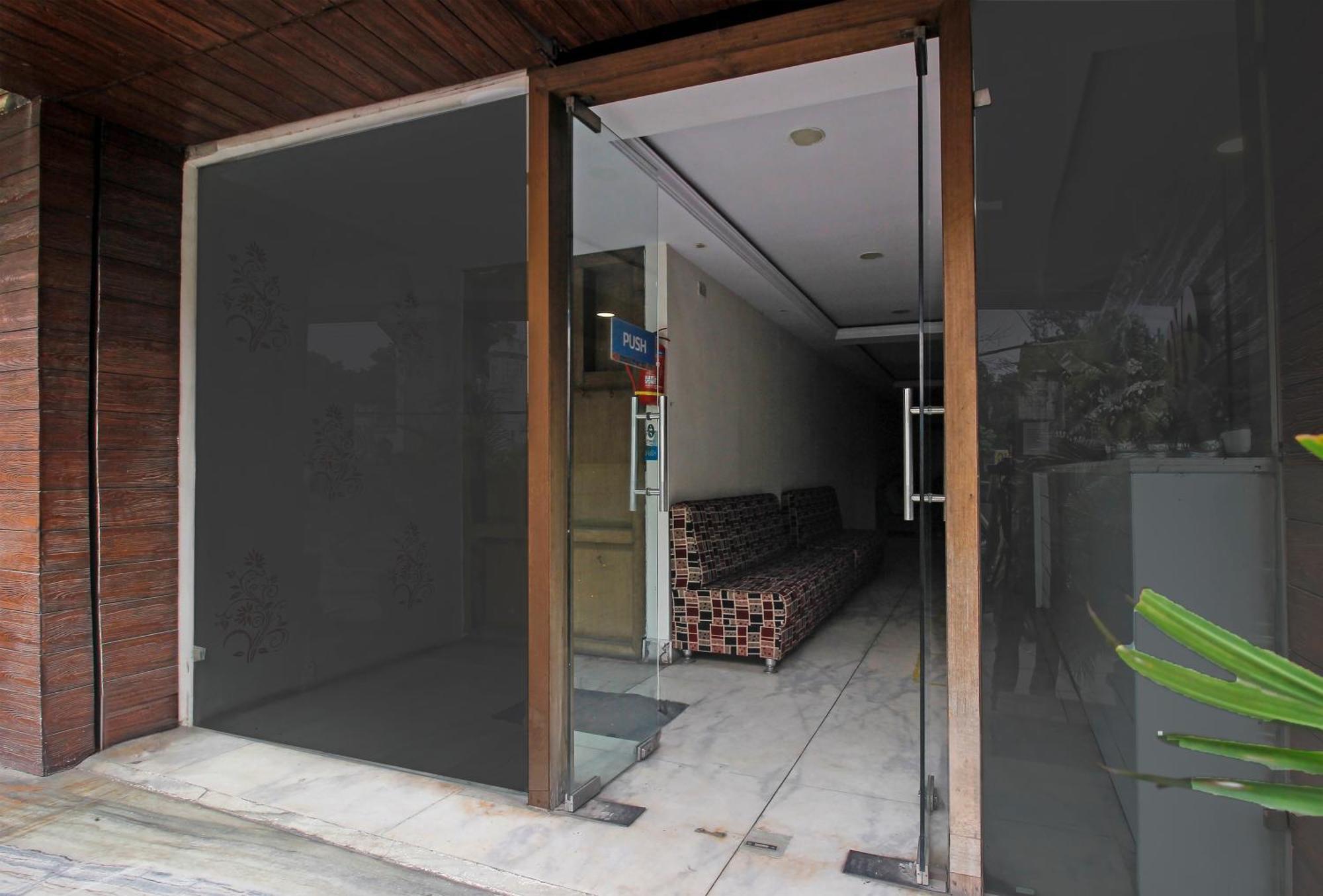 Hotel Super O Srujana