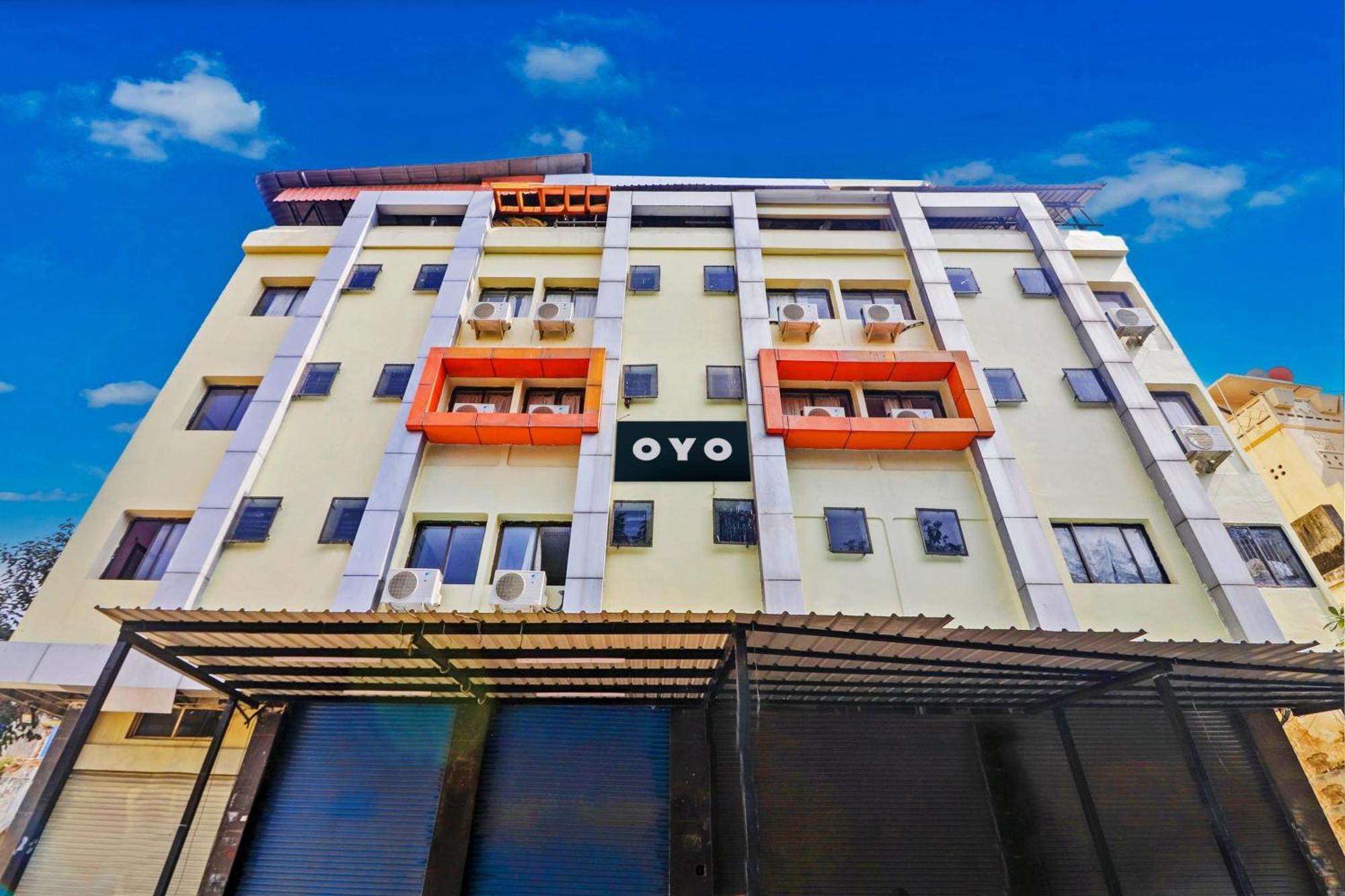 Super Collection O 77115 Vaishnavi Palace 4* Hyderabad
