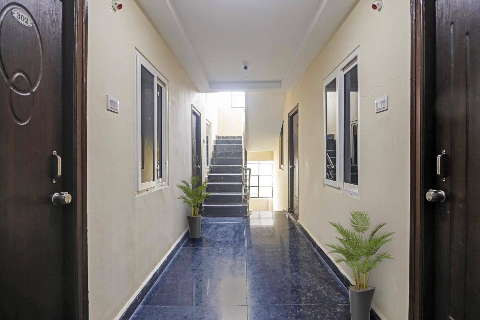 Super O Honey Heights Near Botanical Garden Hotel 3*