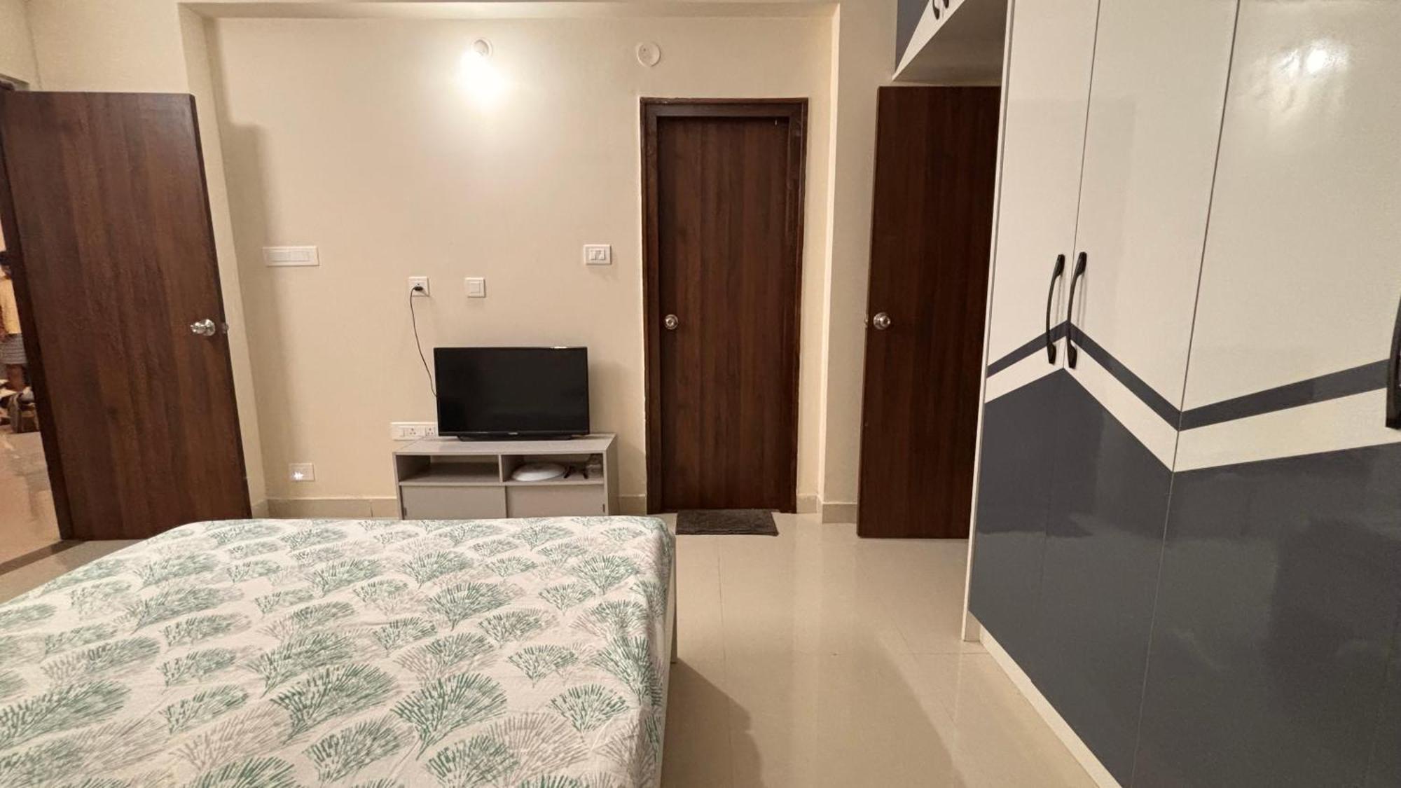 1 Private Bed-bath-balcony In 2bhk Space Homestay Hyderabad