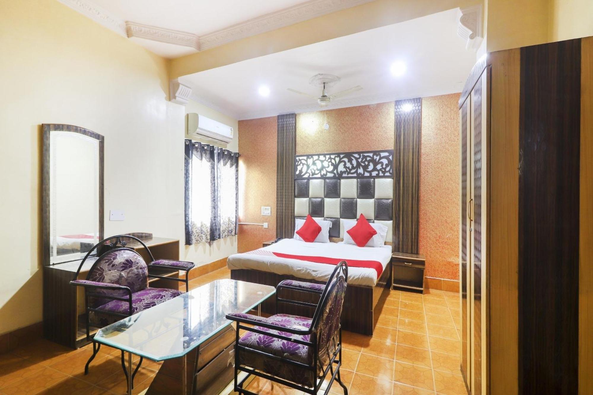 Hotel O Aadaab 4*