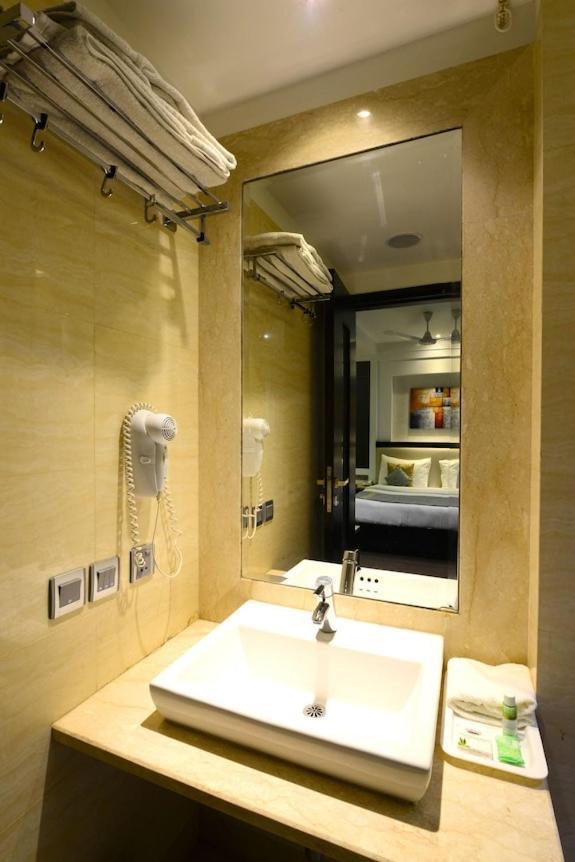 Luxury Prestige - Banjara Hills View With Complimentary Breakfast