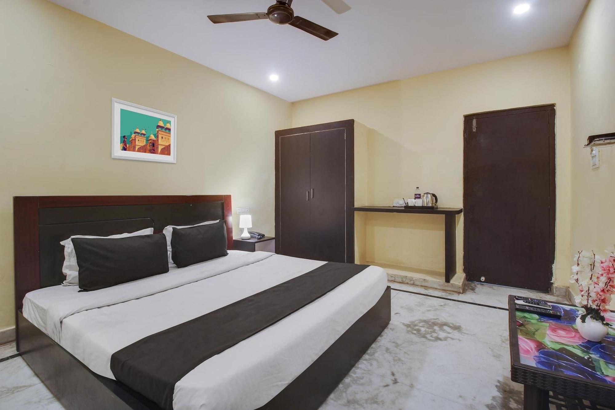 O Anuguna Tulasi Grand Near Jntu Hotel