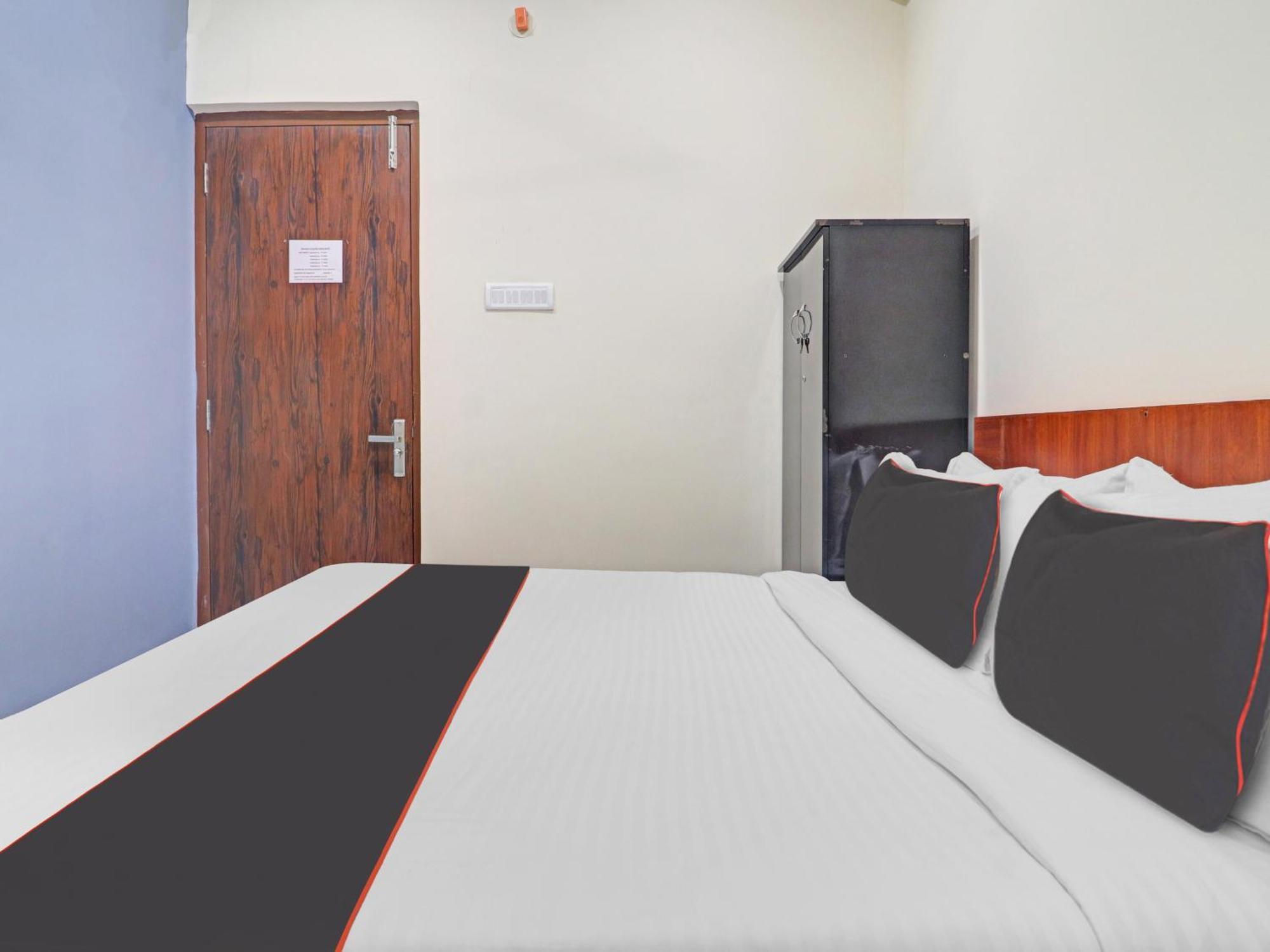 Super Hotel O Square Unique Suites 4* Hyderabad