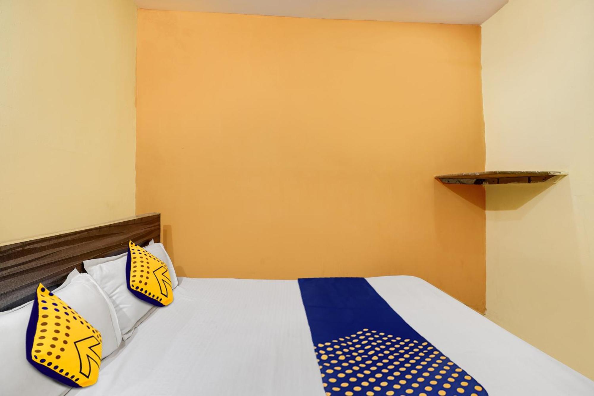 Hotel Spot On Sai Ashirwad Residency 3*