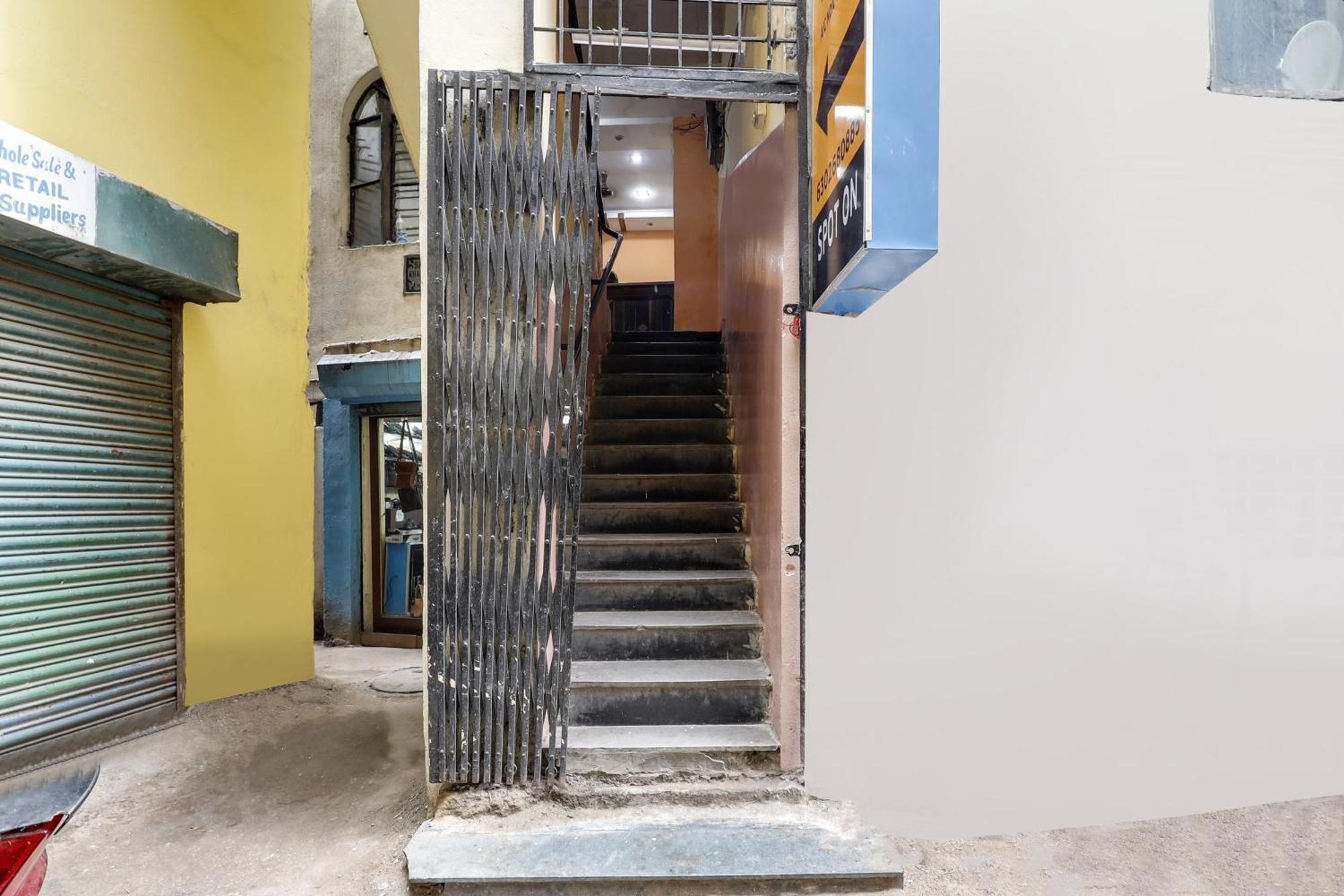 Spot On Sai Ashirwad Residency 3*