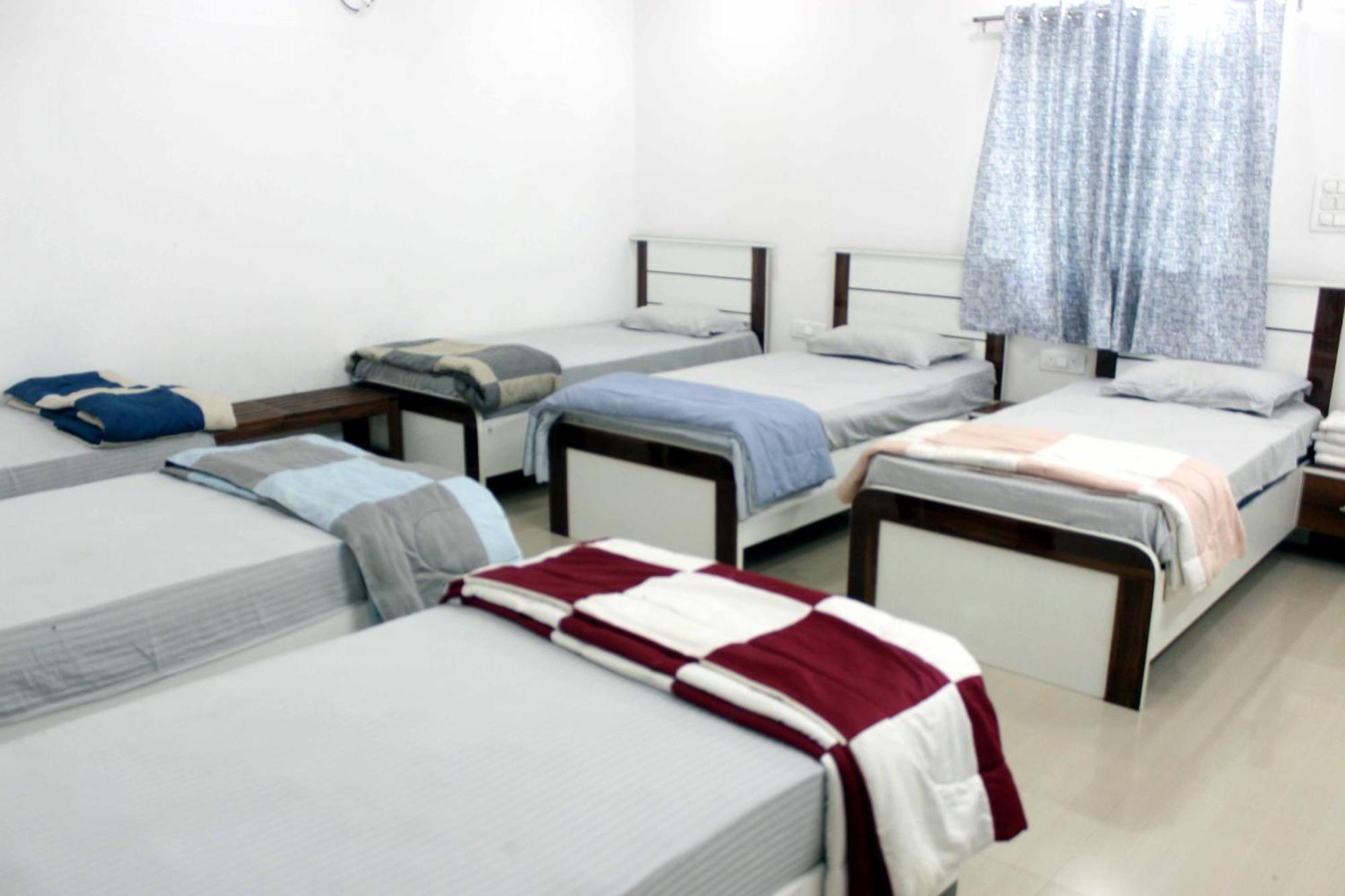 Vanam Resort *