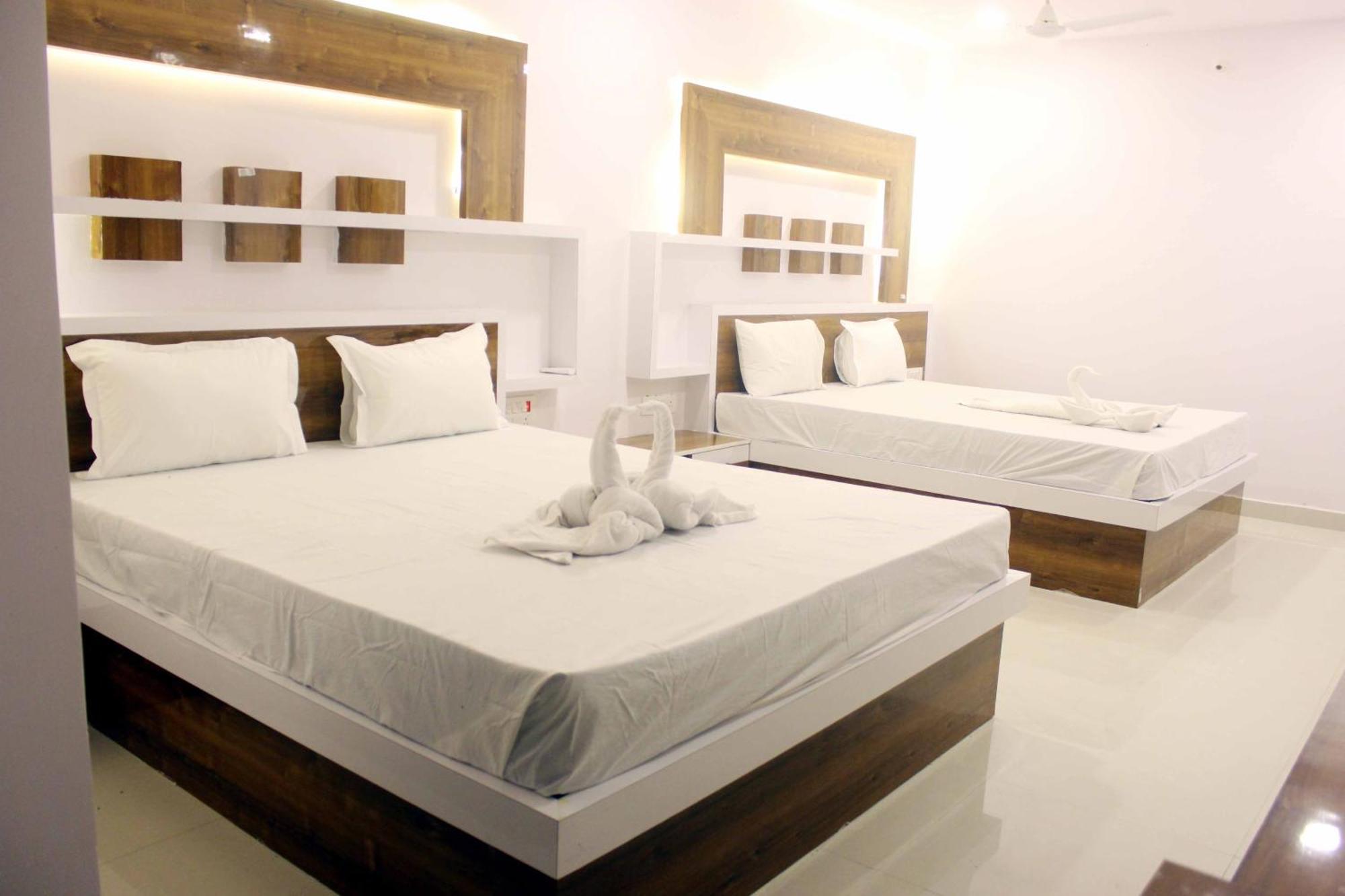 Vanam Resort *