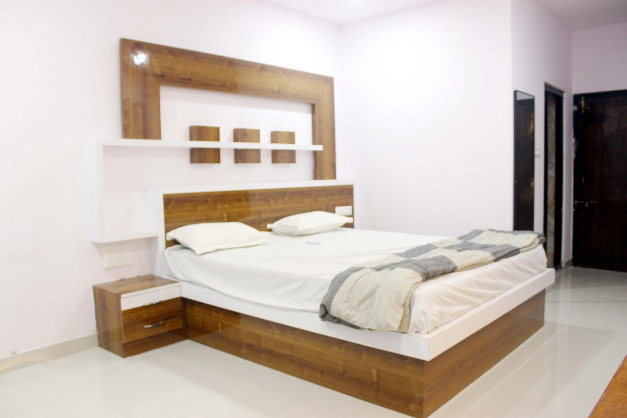 Vanam Resort *