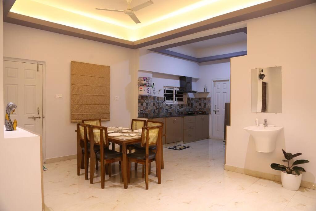 Veetil -3bhk Ac, Kukatpally, * Hyderabad