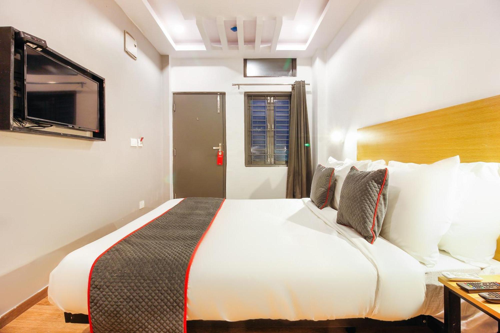 Super Townhouse Rcc Sunrise Hotel