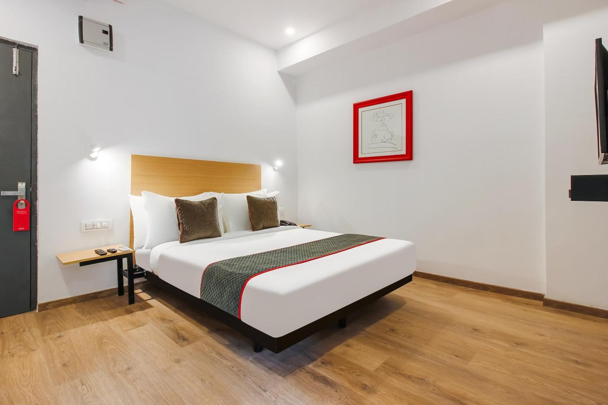 Super Townhouse The Cinco Near Esi Hospital Hotel 4*
