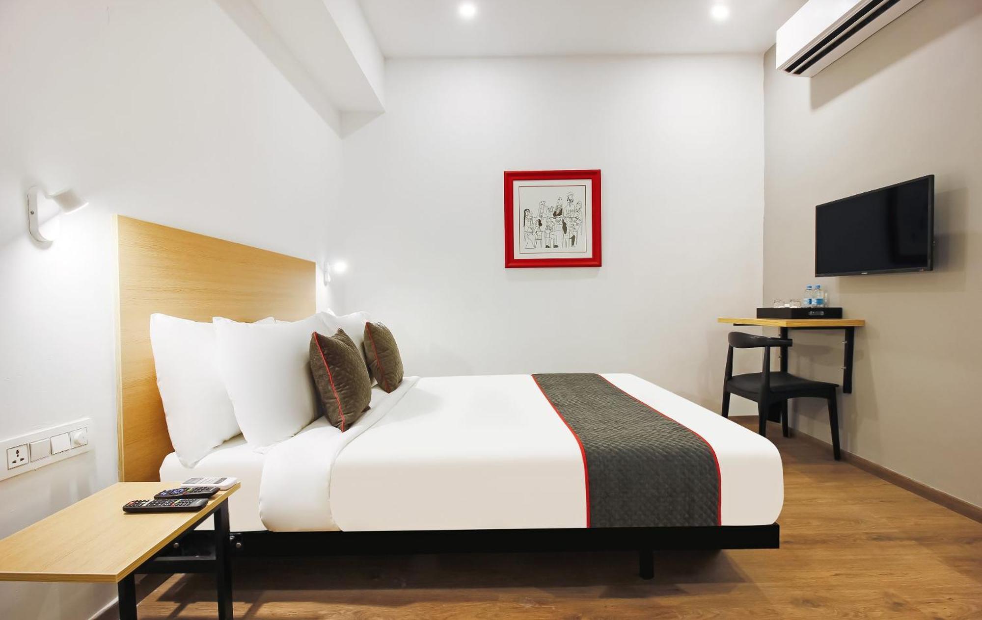 Super Townhouse The Cinco Near Esi Hospital Hotel Hyderabad