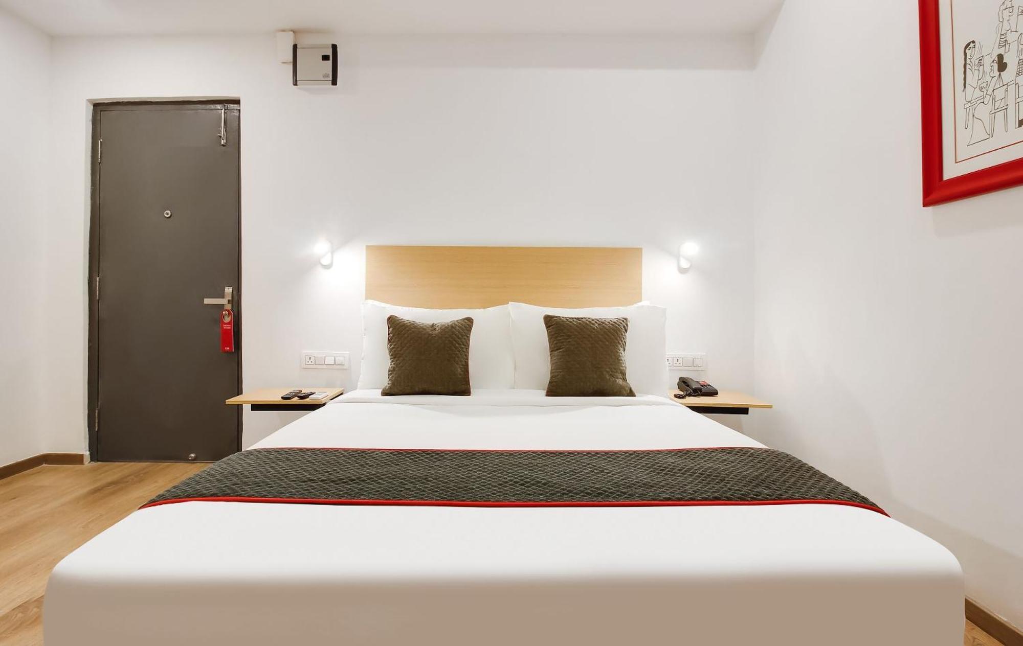 Hotel Super Townhouse The Cinco Near Esi Hospital Hyderabad